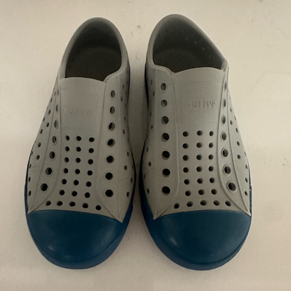 Native Jefferson Kids Gray and Blue Slip-On Shoes Size 11